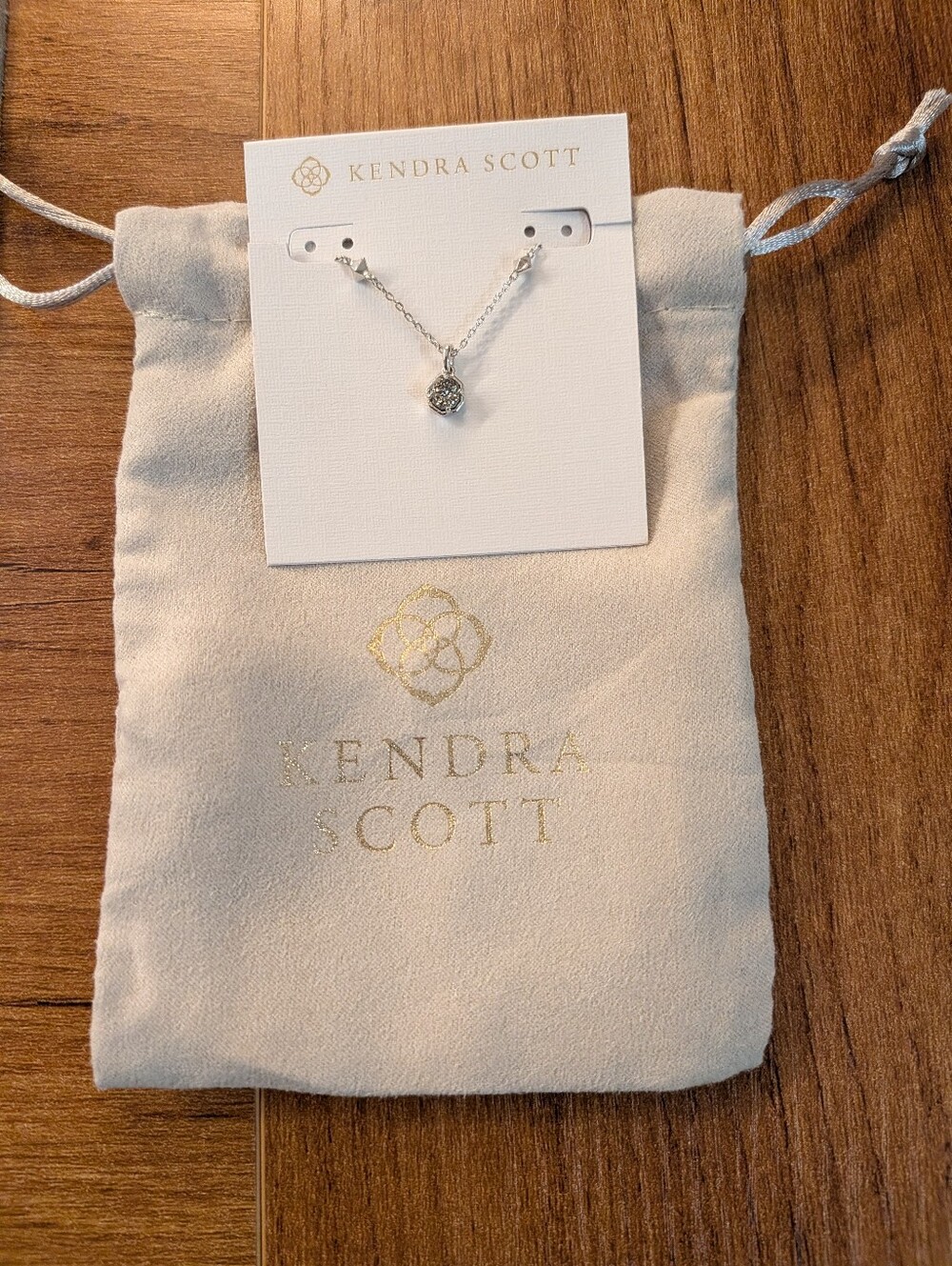 NWT, GIFTABLE Kendra Scott Nola Silver Drusy Necklace w/ Gift Box & Pouch - Picture 6 of 10